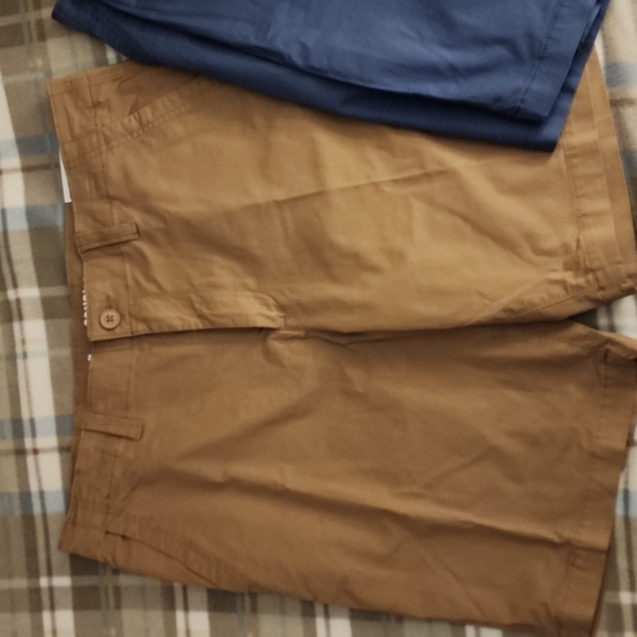 2 pairs of Men's shorts **Sold** - Picture 2 of 4